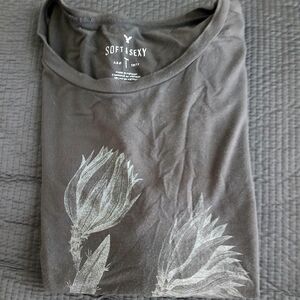 American Eagle Gray Shirt